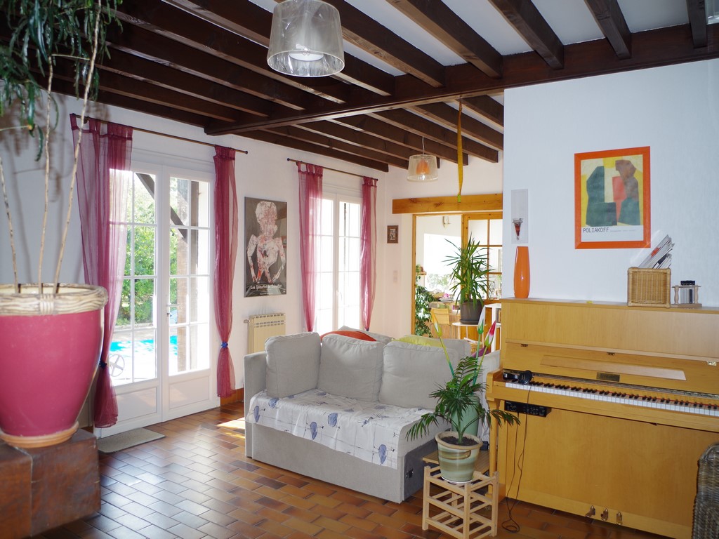 Maison 140m², 4 chambres sur 1272m² avec piscine CESTAS BOURG